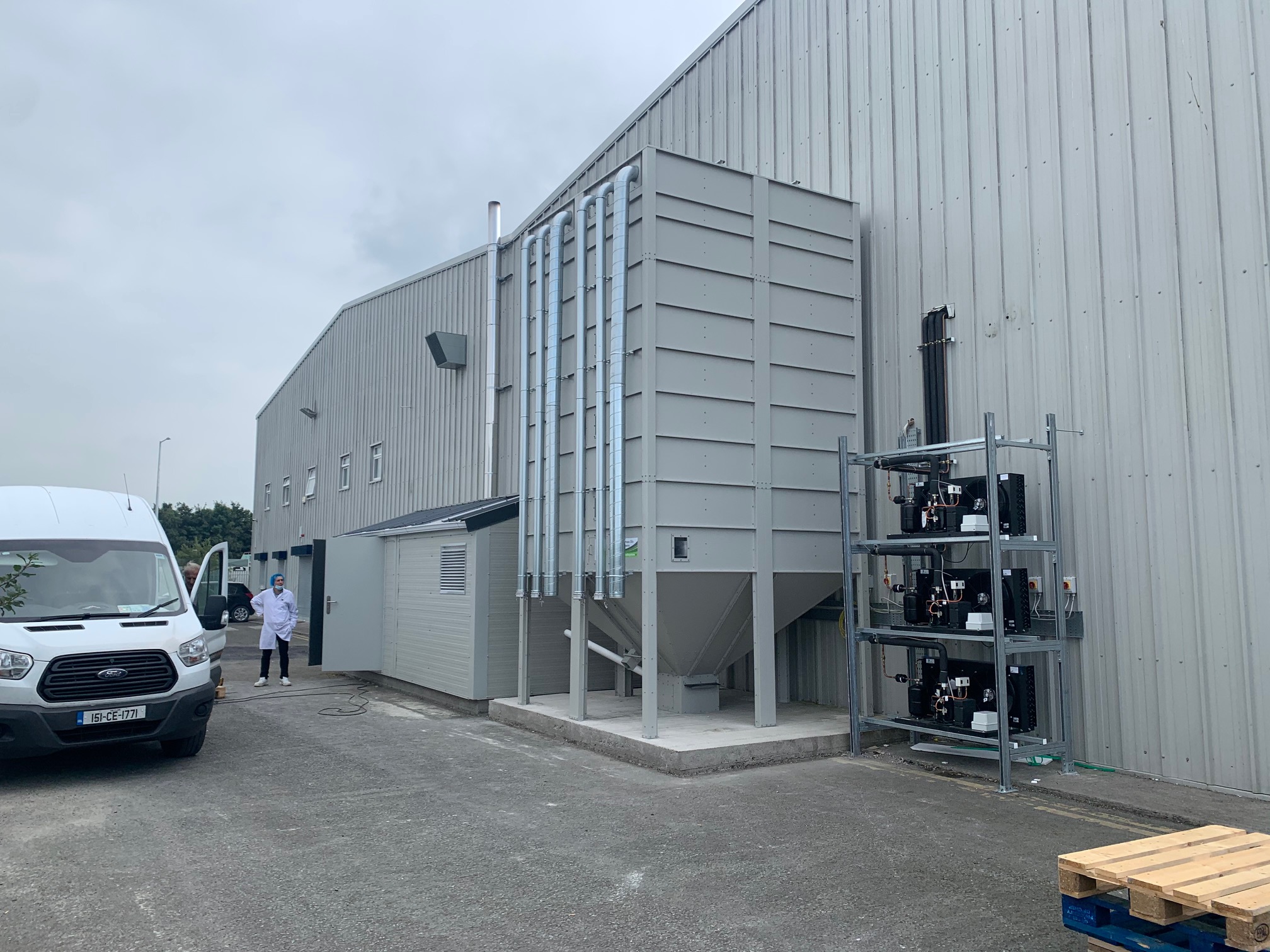 Installed modular biomass silo